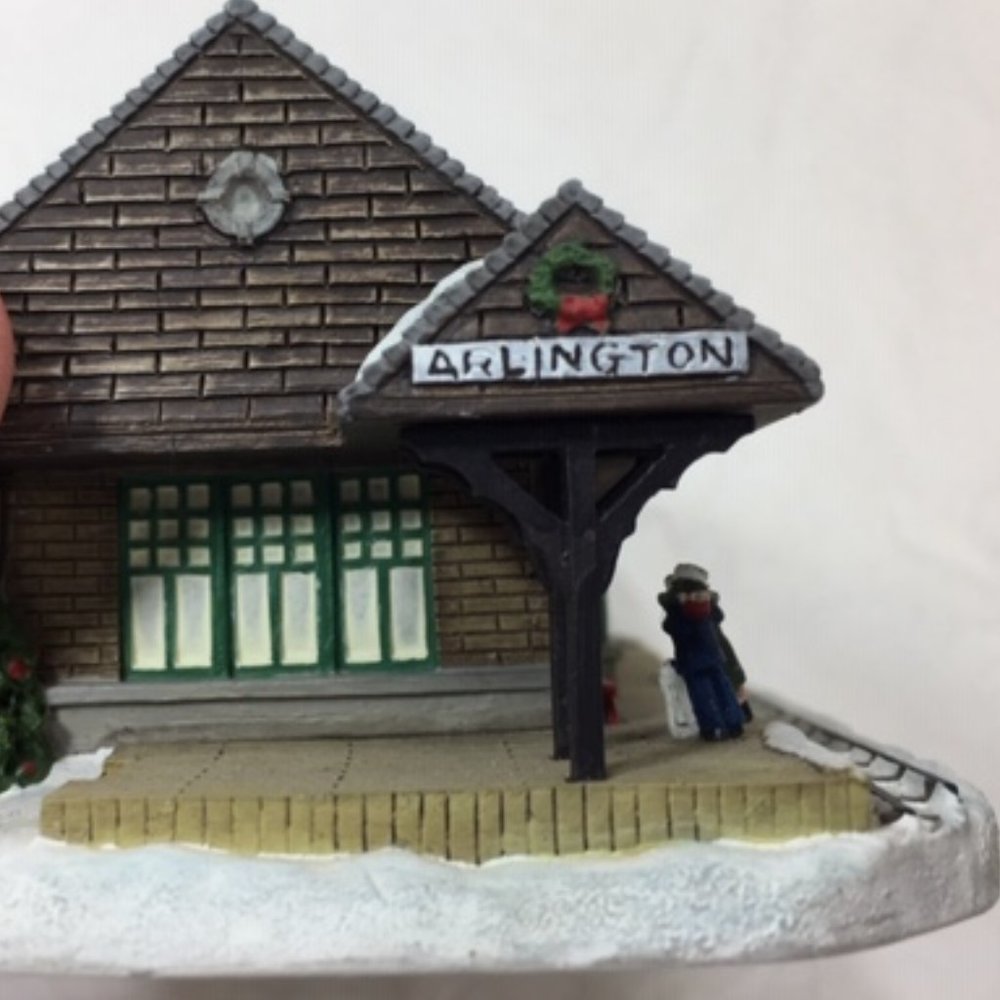 Norman Rockwell "Three Day Pass" Train Depot # 82294 Village House Figurine - Picture 9 of 13
